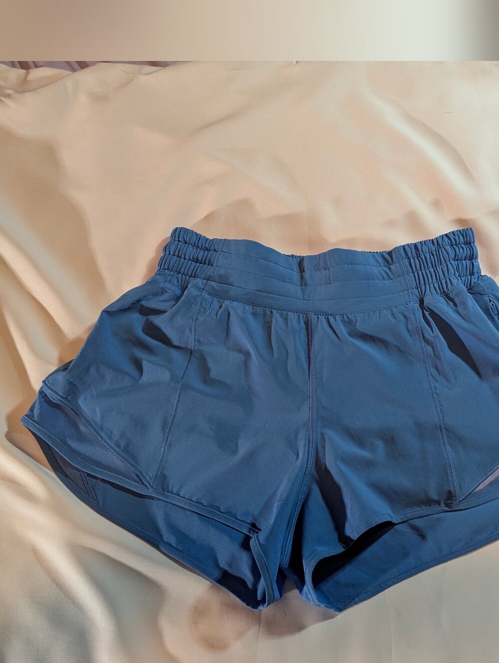 NWT Lululemon Hotty Hot HR Lined Shorts 2.5" Pool Party Size 4